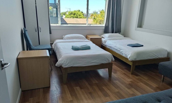 Auckland Appartement | 5 Beds including 1 Double Bed, 2 single Beds, 2 Double Sofa Beds, Suite 4
