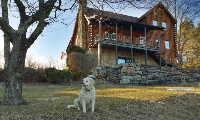 Arnot Maison | Profitez d'une maison de 5 chambres et 3 salles de bain complètes sur 200 acres privés