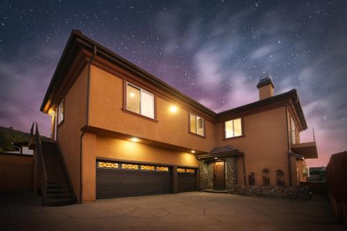 Thousand Oaks Maison | 5 BR/5 BA Getaway with a View