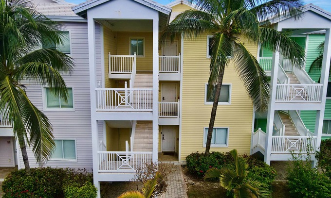 Alice Town Copropriété | 5 "J" Jus Chillin' Cozy 2-bedroom condo in Resorts World Bimini Community