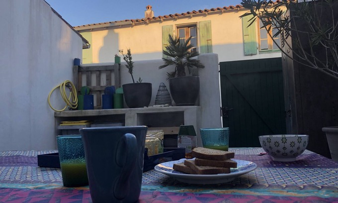 Ars-en-Re Maison | à 5 minutes de la côte Sauvage, une petite maison alliant esthétique et confort
