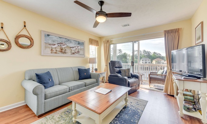 Carolina Forest Copropriété | 5 Mi to Beach: Myrtle Beach Condo w/ Pool Access!