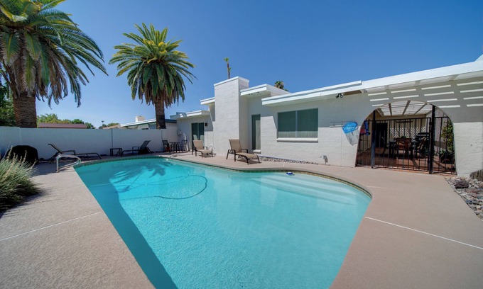 Litchfield Park Maison | NOUVEAU! Litchfield Park Home w / Pool près du Wigwam!