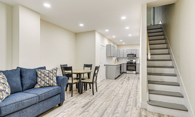 West Philadelphia Maison | 5 Mi to Dtwn: Convenient Philadelphia Townhome