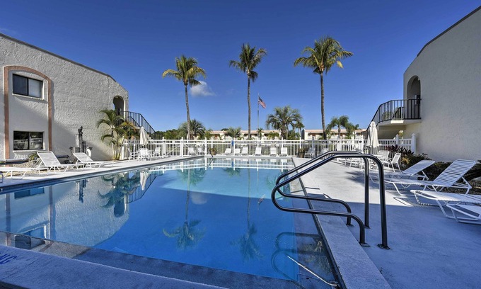 Majestic Palms Copropriété | 5 Mi to Fort Myers Beach: Condo w/ Private Lanai!
