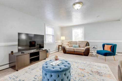 Auburn Maison | 5 Mi to to Downtown Worcester Quiet Townhome