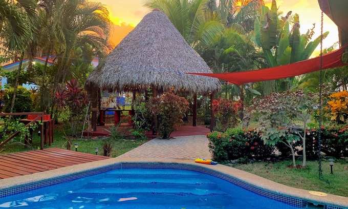 Parrita Maison | Grande retraite en couple ou vacances en famille pour 8 personnes !!!!5 minutes en voiture des plages!