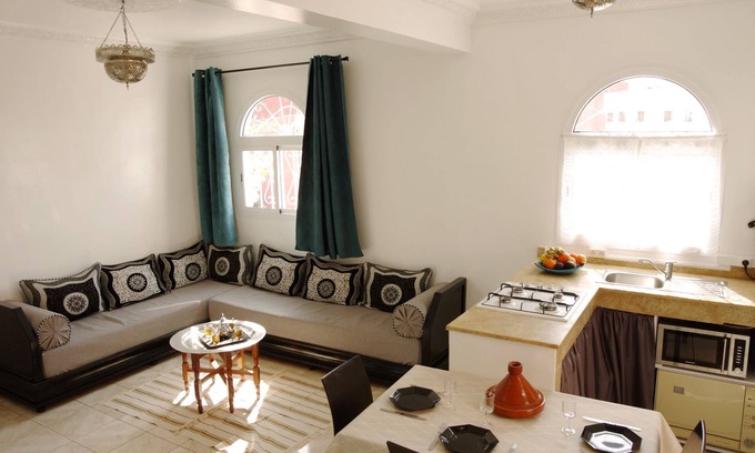 Tamrhakht Appartement | plage à 5 min, appart terrasse Vue mer idéal famille/surfeur village typique berbère