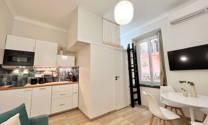 Cap d'Ail Appartement | 5 min to Beach – 15 min to Monaco Grand Prix- Cozy Studio with Mezzanine