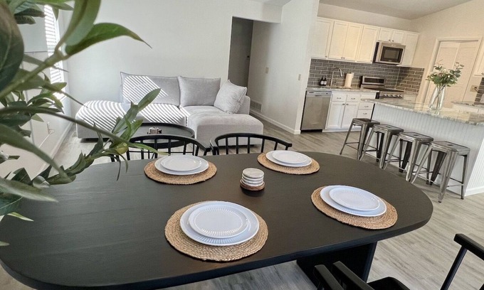 Gahanna Maison | 5-min to Easton! Modern home nestled in peaceful cul-de-sac in Gahanna!