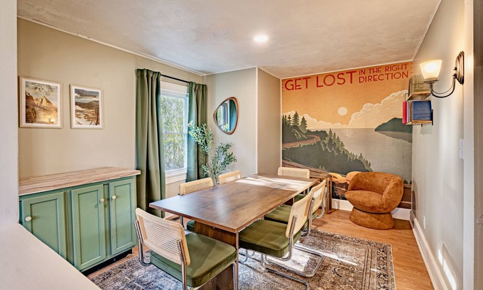 Fayetteville Maison | 5 min to NRG Park + hot tub + fire pit + game room