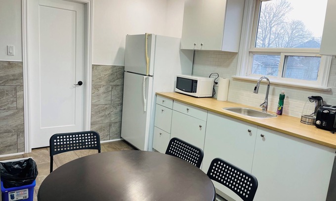 Niagara Falls Maison | 5 min walk to Clifton, Casino & FALLS