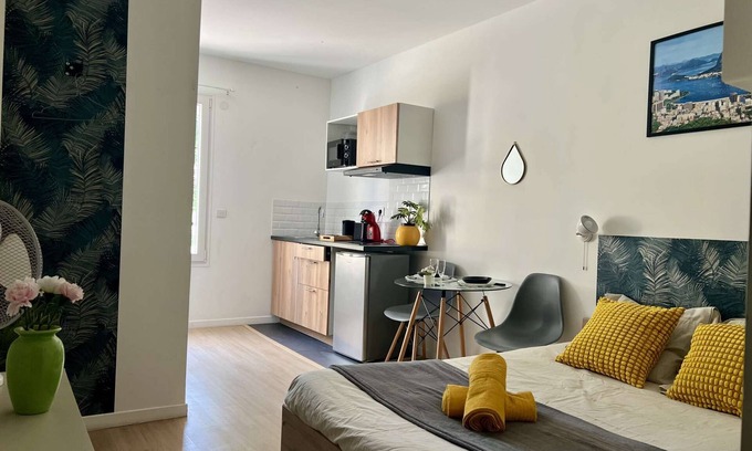Chatellerault Appartement | 5-minute walk from TGV station