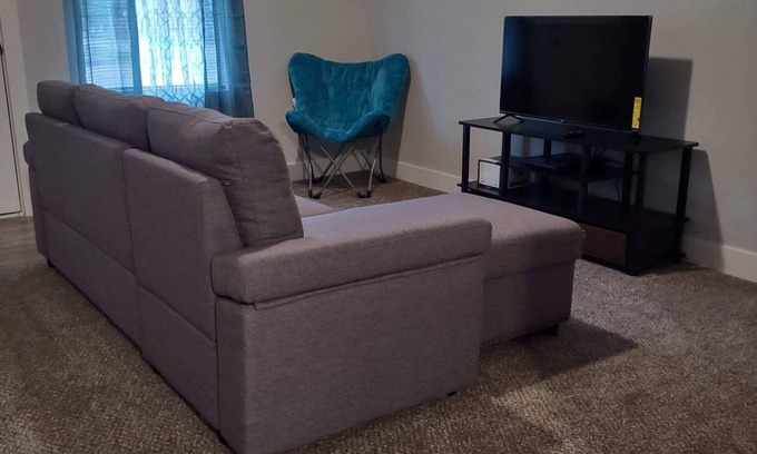Mineral Wells Maison | 5 Minutes from Downtown! Cheerful Four Bedroom Home