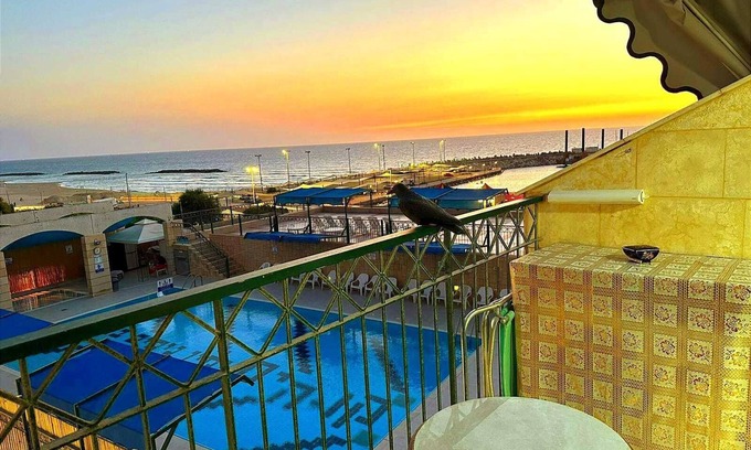 Ashkelon Appartement | 5 minutes from the beach and skates Park. Swimming pool, Sauna, Jacuzzi.
