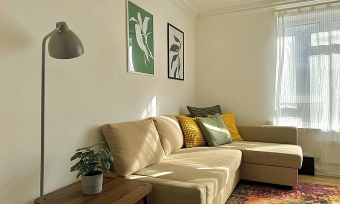 Canning Town South Appartement | 5 minutes to Canning Town Station. Your Cosy Get-away
