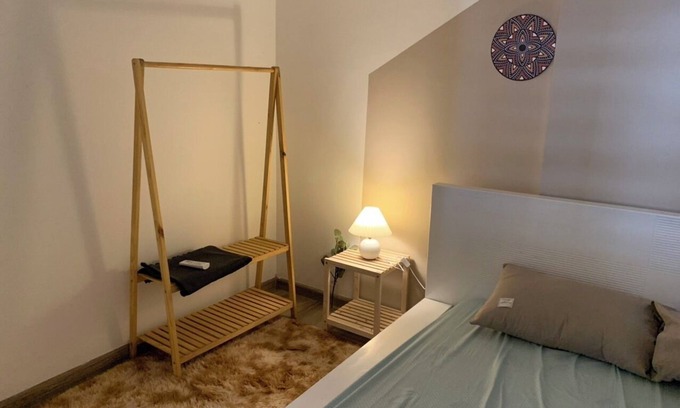 District 9 Appartement | 5 minutes to the theme grand park. Pool view, spacious living room