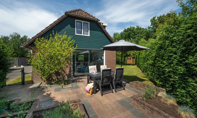 Wolphaartsdijk Maison | 5 Minutes' walk from the beach on Lake Veere, child-friendly and a nice garden