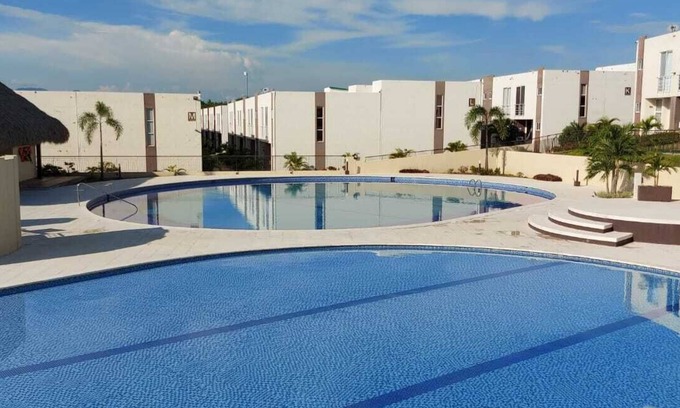 Flandes Maison | 5 minutos de Girardot, casa nuenva amoblada con aire acondicionado