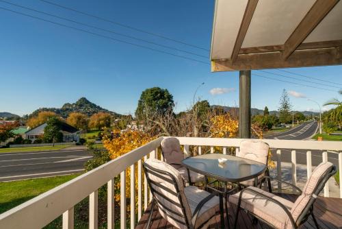 Tairua Maison | 5 o'clock Somewhere - Tairua Holiday Home