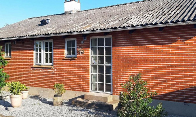 Aalbaek Maison | 5 person holiday home in Ålbæk
