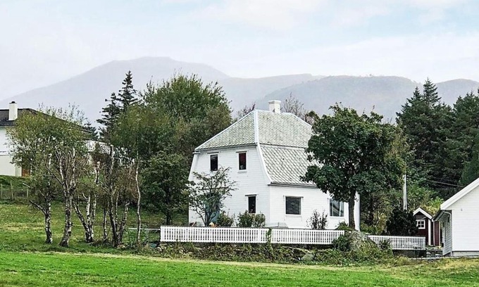 Florø Maison | 5 person holiday home in Svelgen-By Traum