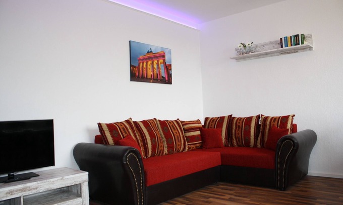 Tempelhof Appartement | 5 chambres, jusqu'à 13 personnes, luxueusement meublées, "Jasmin"
