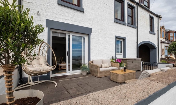 Letham Grange Maison | 5 South Street Beach front Home