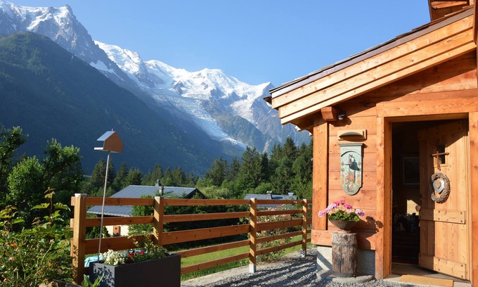 Chamonix-Mont-Blanc Chalet De Ski | Chalet 4 étoiles avec vue exceptionnelle depuis la terrasse ensoleillée