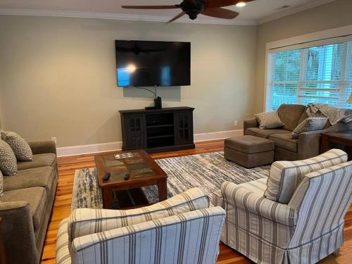 North Litchfield Beach Maison | 5 Star Home Away from Home Beach & Golf