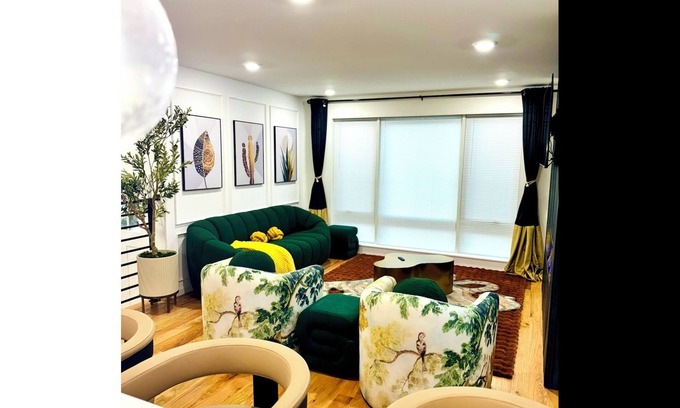 Newark Maison | 5 Star Luxurious 3 Bedroom Duplex Unit, Sleeps 8 people and 2 and half bath