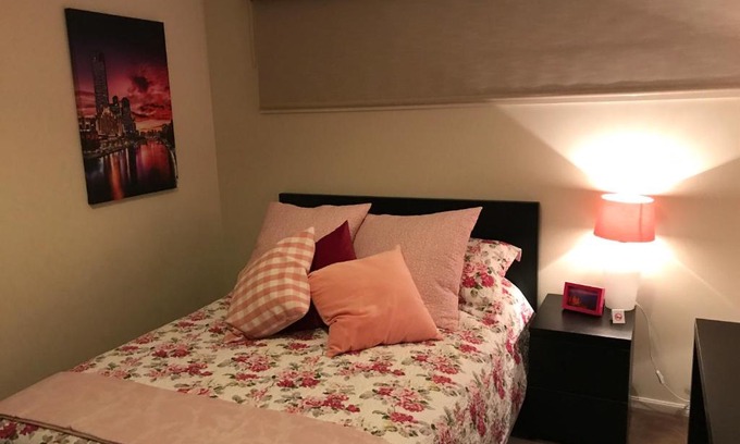 Glen Waverley Maison | 5 Star Room with own Bathroom - Singles, Couples, Families or Executives