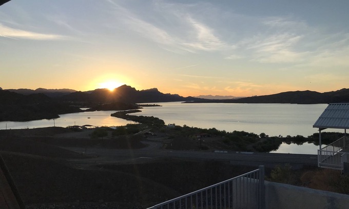 Parker Strip Maison | 5 star view, comfortable interiors! Pets allowed, we have internet..