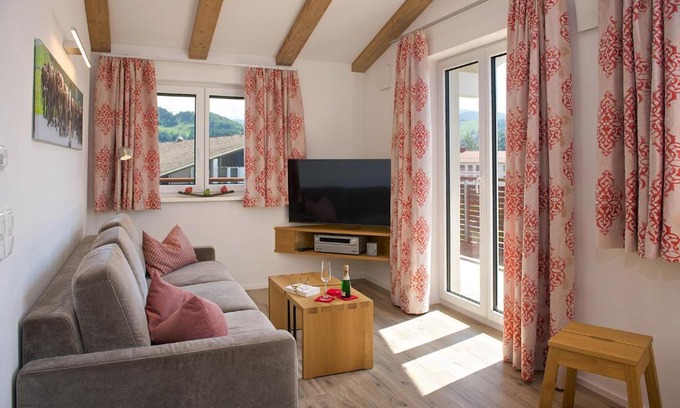 Kalzhofen Appartement | 5 Sterne Ferienwohnung Hochgratblick mit Schwimmbad und Sauna
