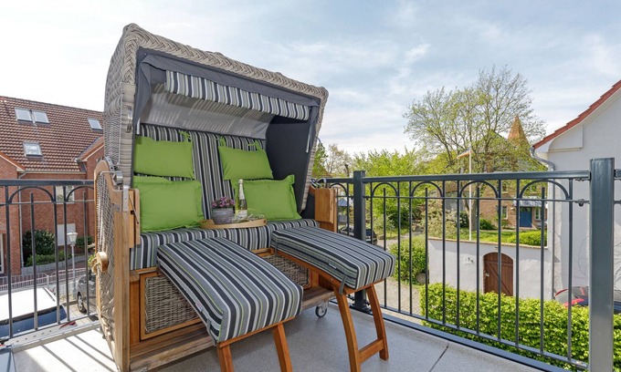 Alt Gaarz Appartement | 5-sterne- Luxuswohnung mit Infrarotkabine und Privatem Strandkorb