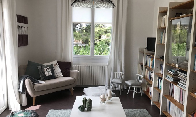 Saint-Cyr-sur-Mer Appartement | A 5' à pieds de la plage des Lecques, appt indépendant