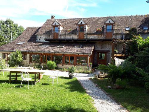 Jouy Lit Et Petit-Déjeuner | 50 m² Chambre d'hôtes ∙ 5 personnes