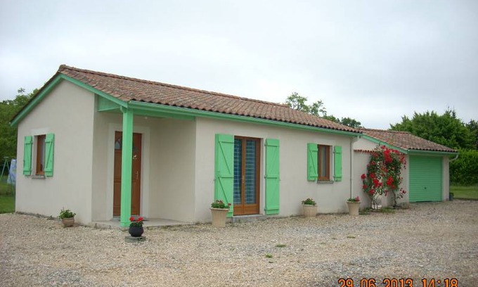 Saint-Meard-de-Drone Maison | 50 m² Gîte ∙ 2 chambres ∙ 3 personnes