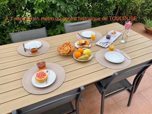 Toulouse South-East Maison | 50 m2 T2 au calme, lumineux, confortable, cosy, climatisé, privatif avec parking gratuit et terrasse