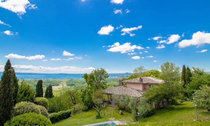 San Lorenzo Nuovo Villa | 500 m² Villa ∙ 4 chambres ∙ 7 personnes