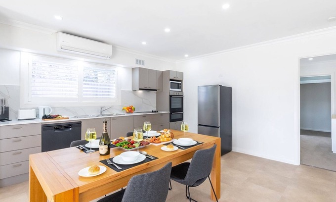 Anna Bay Appartement | 50a Ocean Ave - air con, wi-fi 1 bedroom apartment