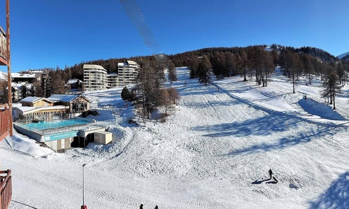 Reallon Appartement | 50m from resort center, 6th floor, view mountain, balcony, ski locker, 49m², Réallon