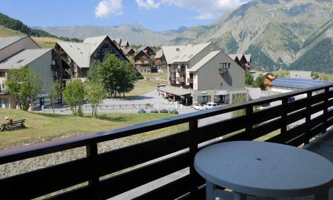 Reallon Appartement | 50m from resort center, 3rd floor, balcony, ski locker, 36m², Réallon