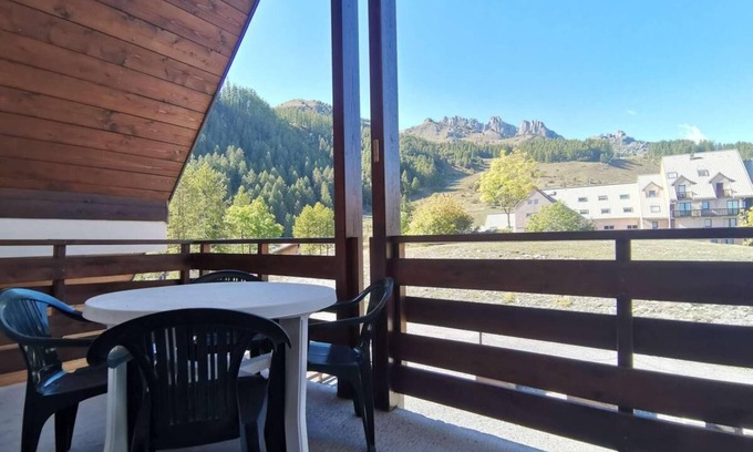 Reallon Appartement | 50m from resort center, 2nd floor, balcony, ski locker, 30m², Réallon