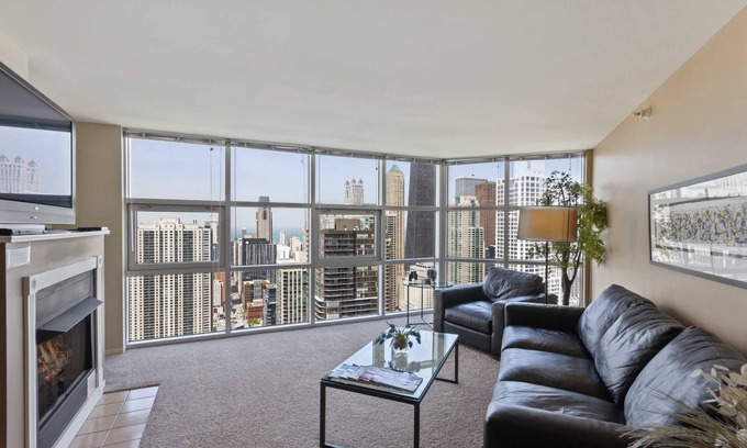 Downtown Chicago Appartement | 52e étage MagMile Penthouse - VUES, cheminée, centre de fitness, piscine, WiFi