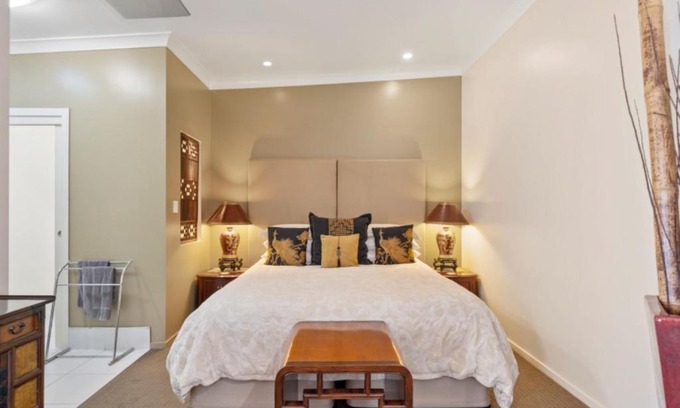 Warwick Hôtel | 53 on Victoria