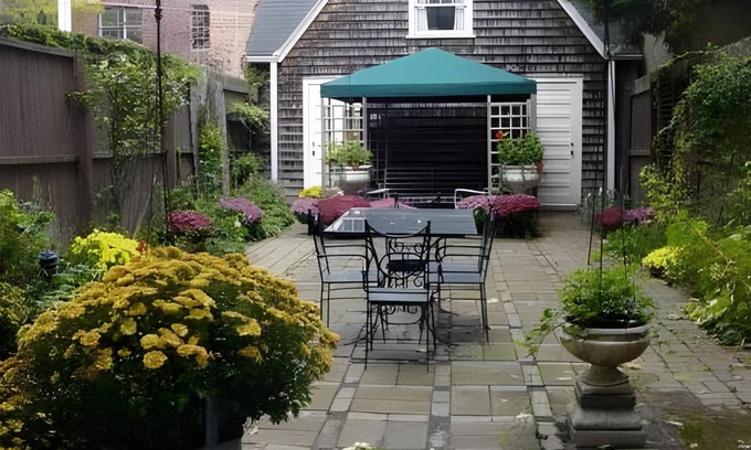 Albany Maison | 56 m² Pension ∙ 127 personnes