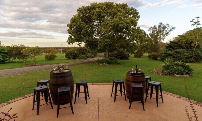 Lochinvar Maison | 5acres, 5bdr, Hunter Valley Vineyards, Fireplace, Pool, Secluded, Nature views
