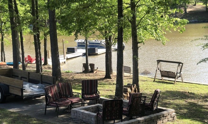Wedowee Maison | 5bd/2ba lakefront home with dock, close to town