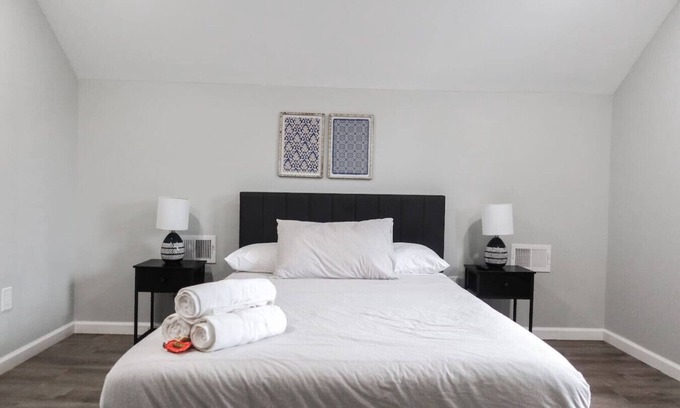 Ampere Appartement | 5Bed 2Bath Near NYC, Parking, Laundry